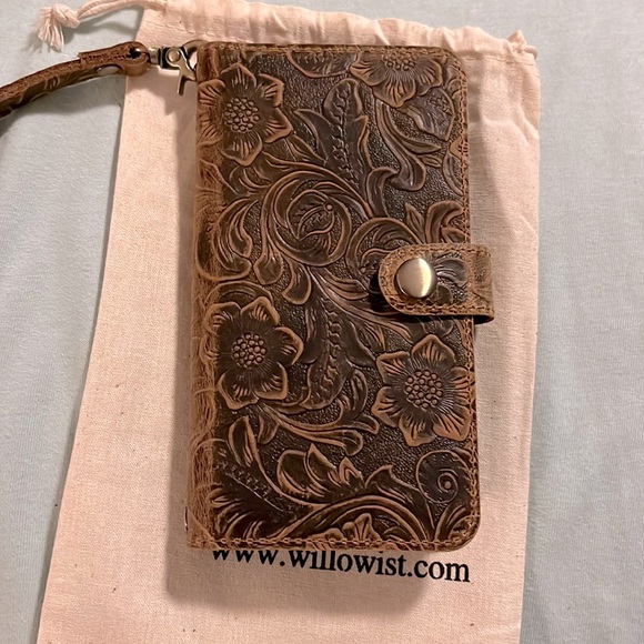 New Leather IPhone 11 wallet case, phone case. - Picture 2 of 10